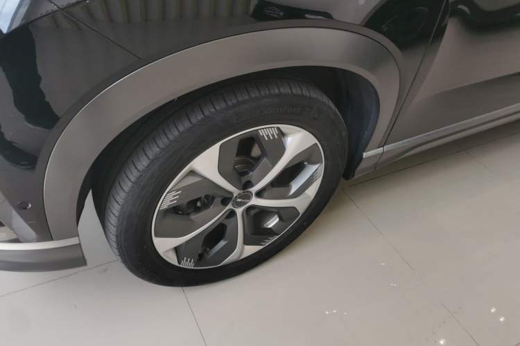 Used BYD Frigate 07 2023 DM-i 205KM Flagship Model Left Front Wheel Hub