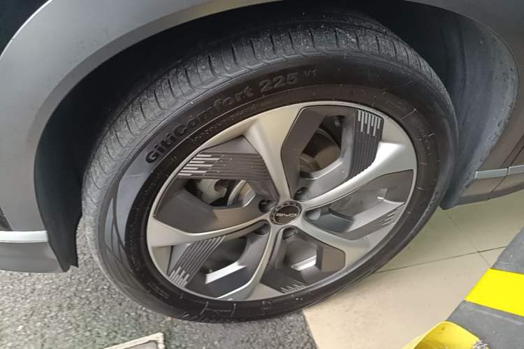 Used BYD Frigate 07 2023 DM-i 205KM Flagship Model Left Front Wheel Hub