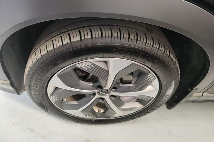 Used BYD Frigate 07 2023 DM-i 100KM Prestige Model Left Front Wheel Hub