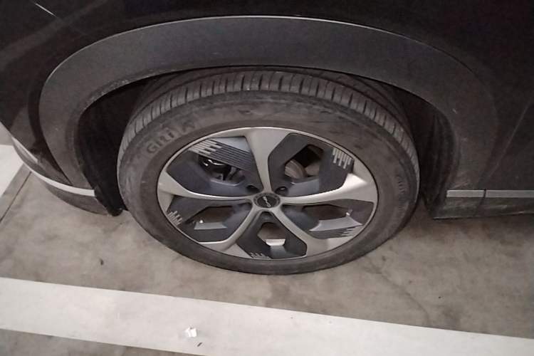 Used BYD Frigate 07 2023 DM-i 100KM Flagship Model Left Front Wheel Hub