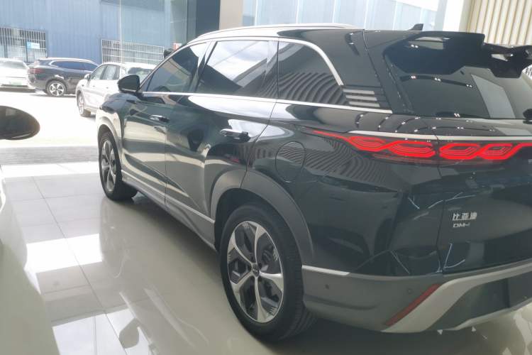 Used BYD Frigate 07 2023 DM-i 205KM Flagship Model Left Side