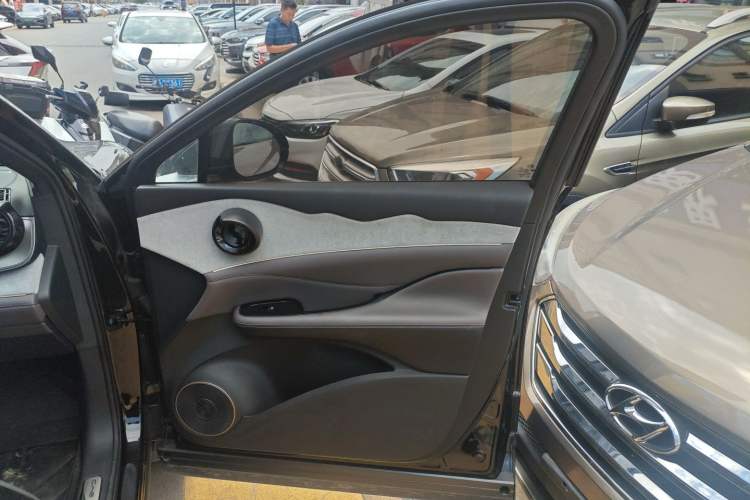 Used BYD Frigate 07 2023 DM-i 205KM Flagship Model Right Front Door Interior