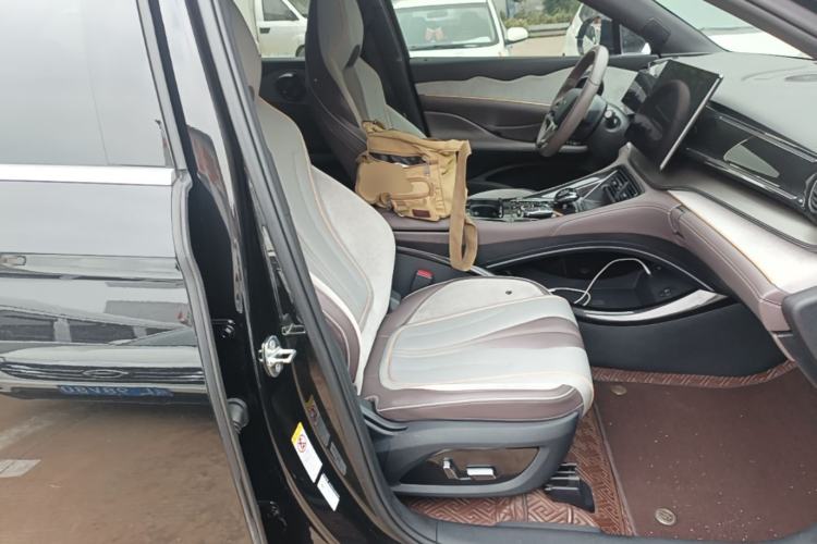 Used BYD Frigate 07 2023 DM-i 100KM Luxury Model Right Front Seat