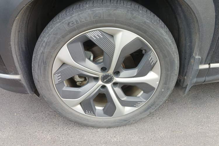 Used BYD Frigate 07 2023 DM-i 100KM Prestige Model Right Front Wheel Hub
