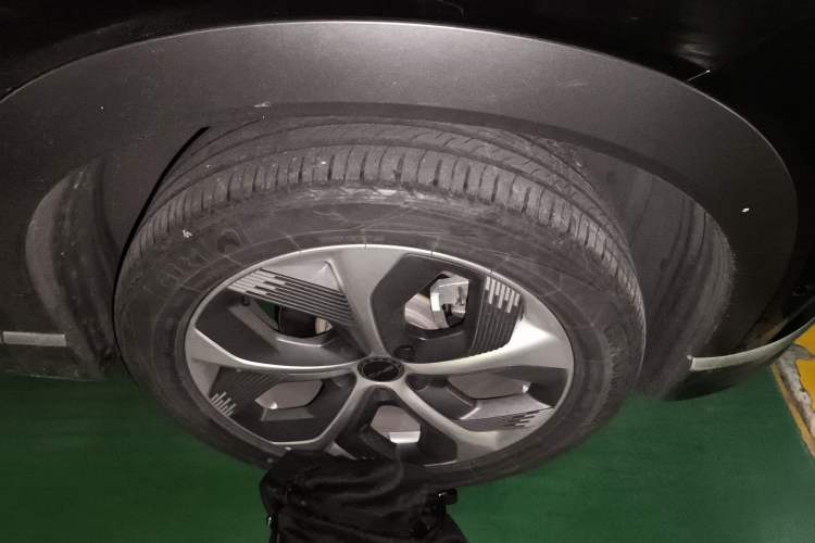 Used BYD Frigate 07 2023 DM-i 100KM Flagship Model Right Front Wheel Hub