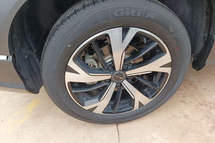 Used BYD Frigate 07 2023 DM-i 100KM Luxury Model Right Rear Wheel Hub