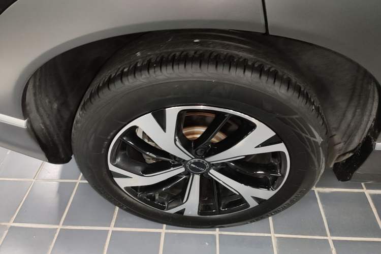 Used BYD Frigate 07 2023 DM-i 100KM Luxury Model Right Rear Wheel Hub