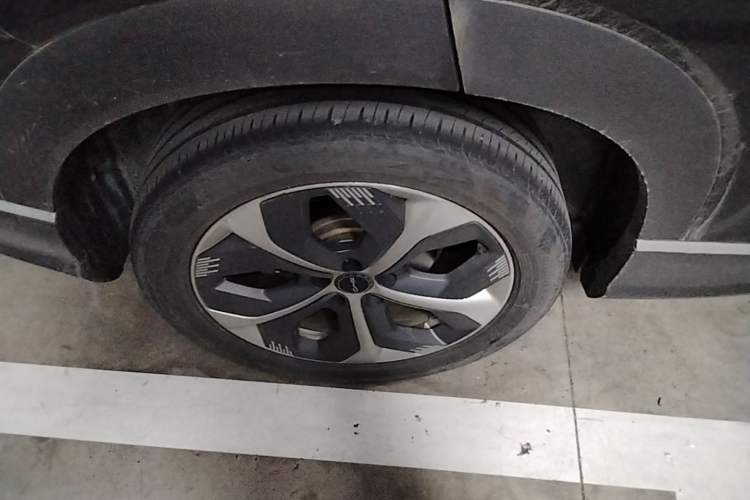 Used BYD Frigate 07 2023 DM-i 100KM Flagship Model Right Rear Wheel Hub