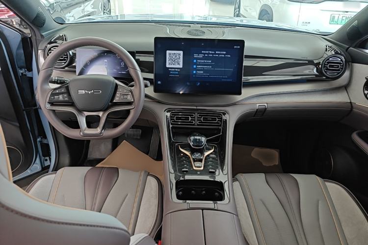 Used BYD Frigate 07 2023 DM-i 100KM Prestige Model Center Console