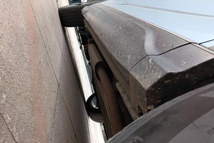 Used BYD Frigate 07 2023 DM-i 100KM Flagship Model Chassis Front Right