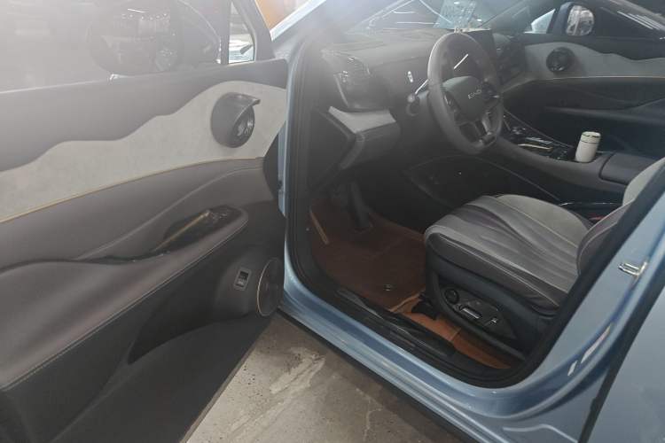 Used BYD Frigate 07 2023 DM-p 175 km Four-Wheel Drive Flagship Model Driver Seat