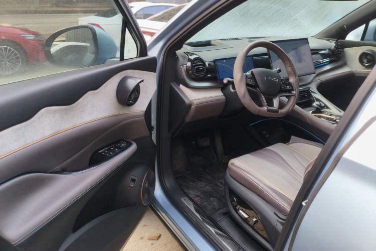 Used BYD Frigate 07 2023 DM-p 175 km Four-Wheel Drive Flagship Model Driver Seat