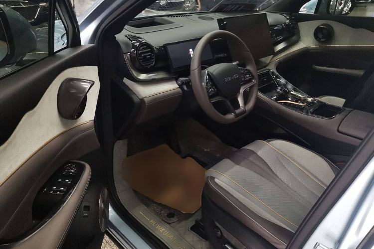Used BYD Frigate 07 2023 DM-p 175 km Four-Wheel Drive Flagship Model Driver Seat