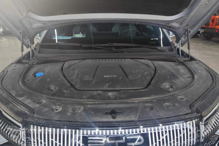 Used BYD Frigate 07 2023 DM-p 175 km Four-Wheel Drive Flagship Model Engine Bay