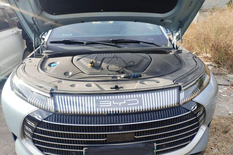 Used BYD Frigate 07 2023 DM-i 100KM Flagship Model Engine Bay