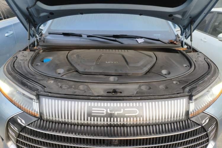 Used BYD Frigate 07 2023 DM-p 175 km Four-Wheel Drive Flagship Model Engine Bay
