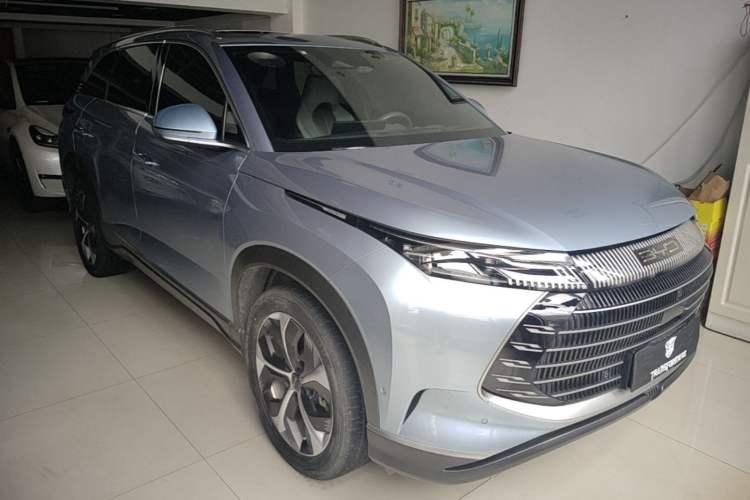 Used BYD Frigate 07 2023 DM-i 100KM Flagship Model Front Right 45 Deg