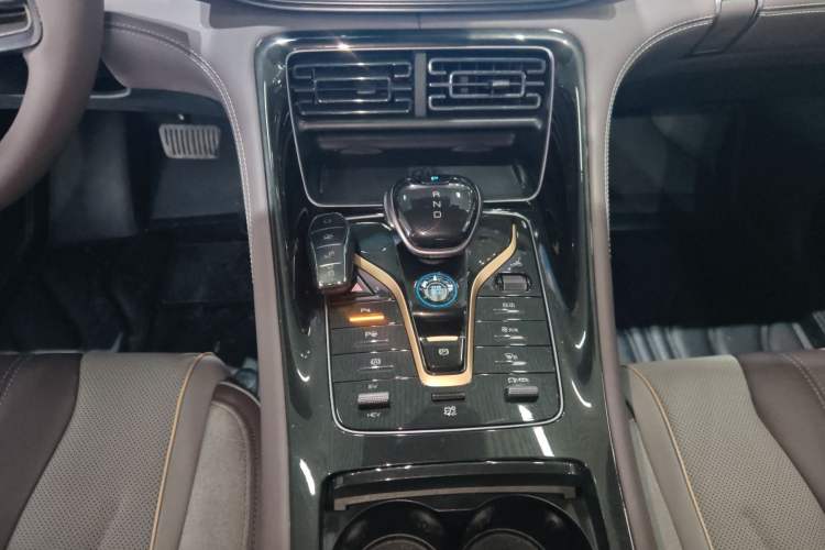 Used BYD Frigate 07 2023 DM-i 205KM Flagship Model Gear Lever