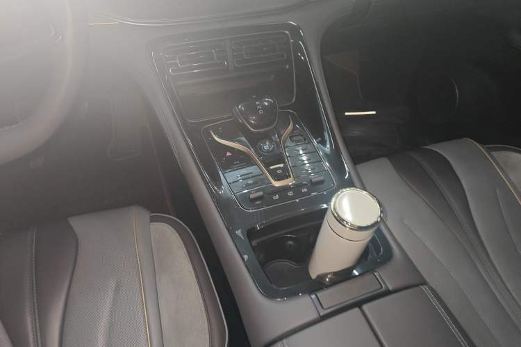 Used BYD Frigate 07 2023 DM-p 175 km Four-Wheel Drive Flagship Model Gear Lever