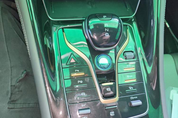 Used BYD Frigate 07 2023 DM-i 100KM Flagship Model Gear Lever