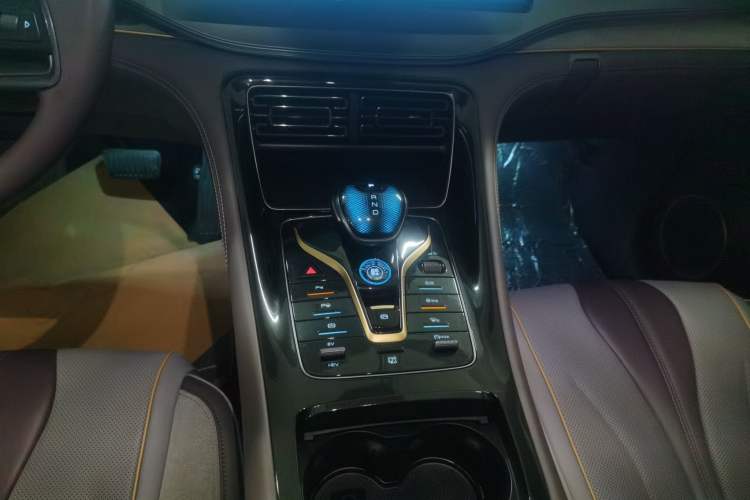 Used BYD Frigate 07 2023 DM-i 205KM Flagship Model Gear Lever