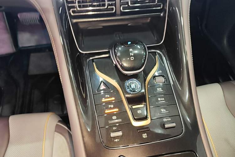 Used BYD Frigate 07 2023 DM-i 100KM Flagship Model Gear Lever