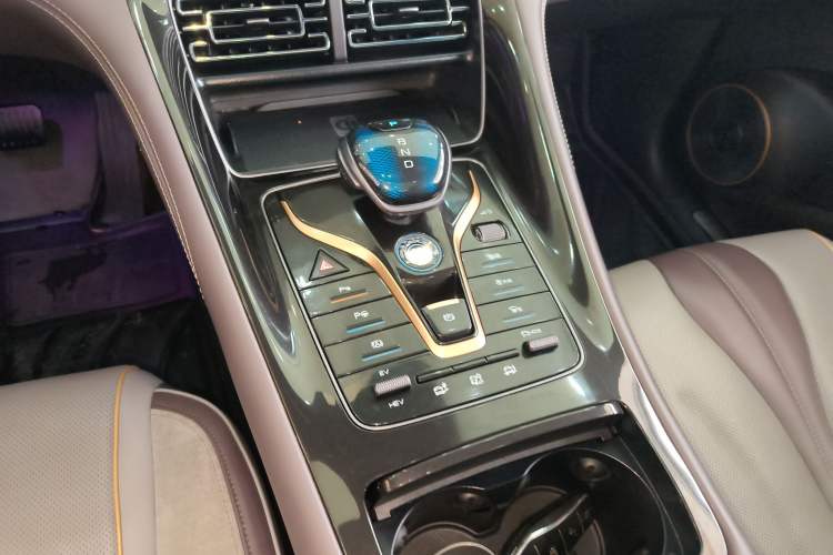 Used BYD Frigate 07 2023 DM-p 175 km Four-Wheel Drive Flagship Model Gear Lever