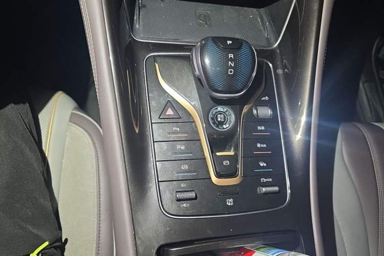 Used BYD Frigate 07 2023 DM-i 100KM Flagship Model Gear Lever