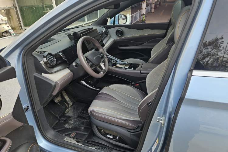 Used BYD Frigate 07 2023 DM-i 100KM Prestige Model Interior 1
