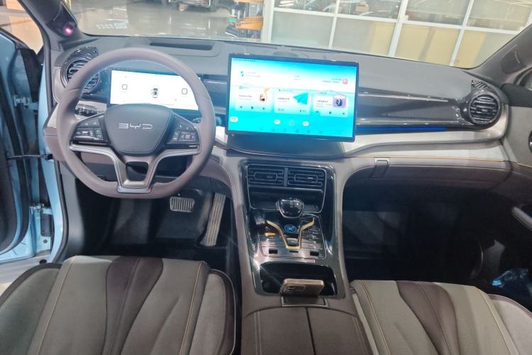 Used BYD Frigate 07 2023 DM-i 205KM Flagship Model Interior 2