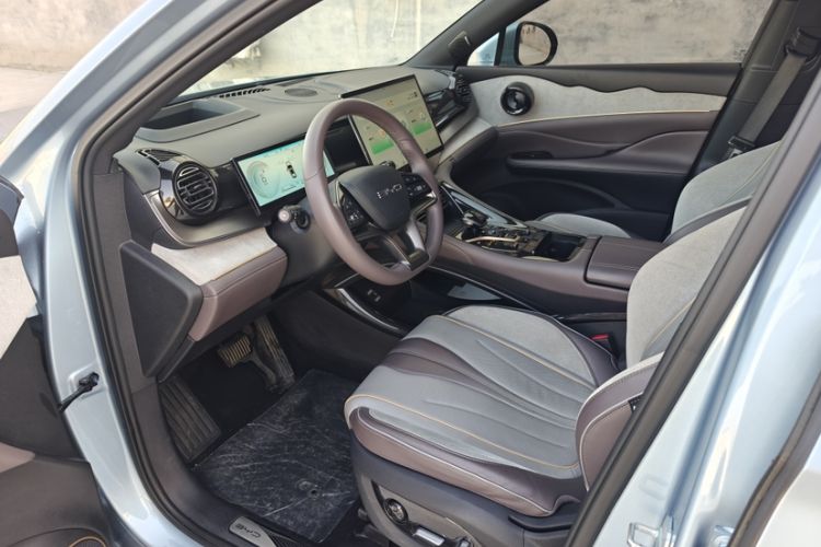 Used BYD Frigate 07 2023 DM-i 205KM Flagship Model Interior 2