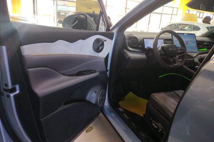 Used BYD Frigate 07 2023 DM-i 205KM Prestige Model Interior 3