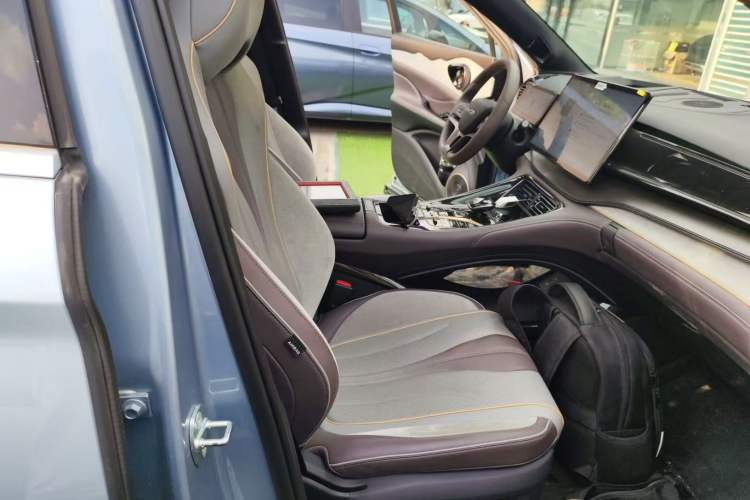 Used BYD Frigate 07 2023 DM-i 100KM Flagship Model Interior 4