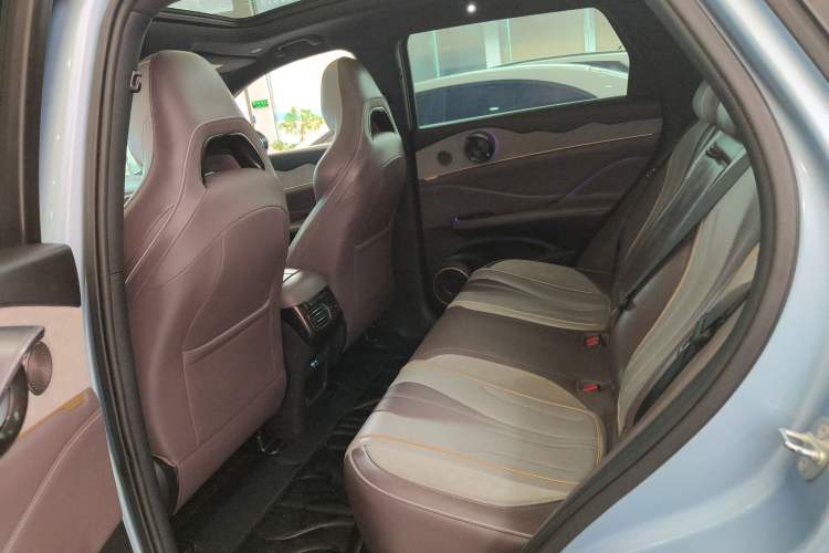 Used BYD Frigate 07 2023 DM-p 175 km Four-Wheel Drive Flagship Model Interior 4