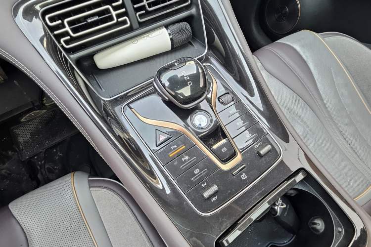 Used BYD Frigate 07 2023 DM-i 100KM Prestige Model Interior 6