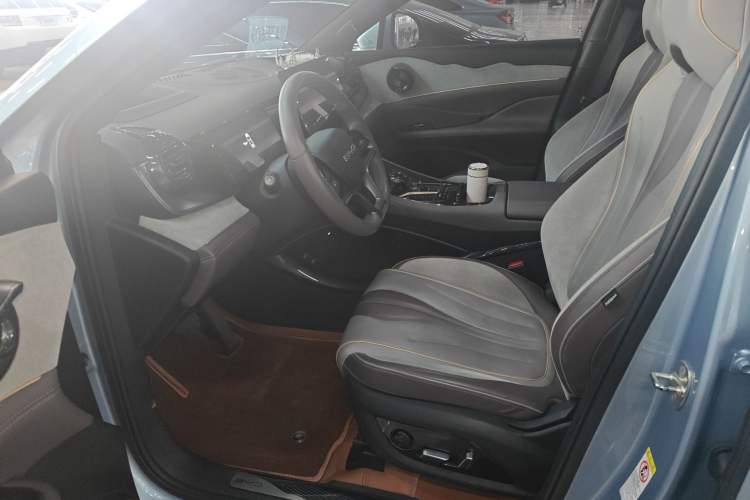 Used BYD Frigate 07 2023 DM-p 175 km Four-Wheel Drive Flagship Model Left Front Seat