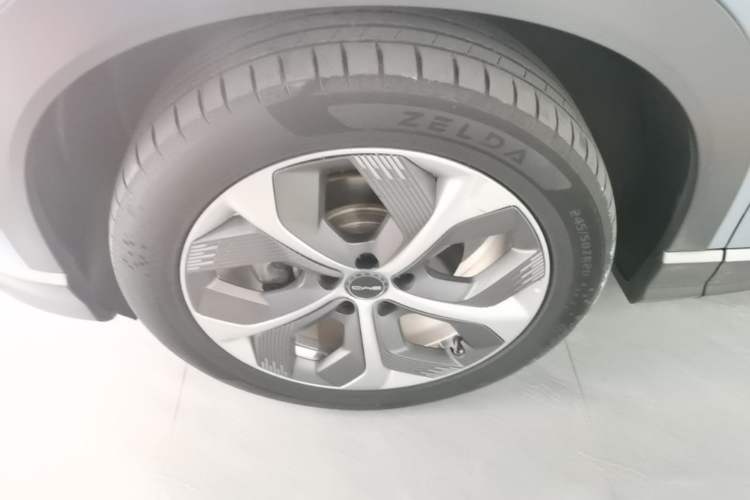 Used BYD Frigate 07 2023 DM-i 100KM Prestige Model Left Front Wheel Hub