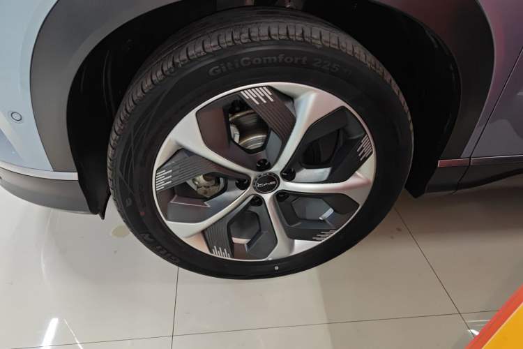 Used BYD Frigate 07 2023 DM-i 205KM Flagship Model Left Front Wheel Hub