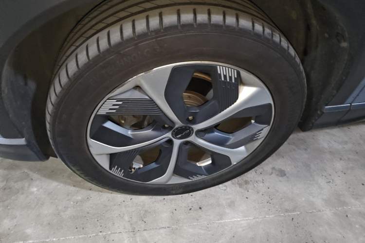 Used BYD Frigate 07 2023 DM-i 205KM Flagship Model Left Front Wheel Hub