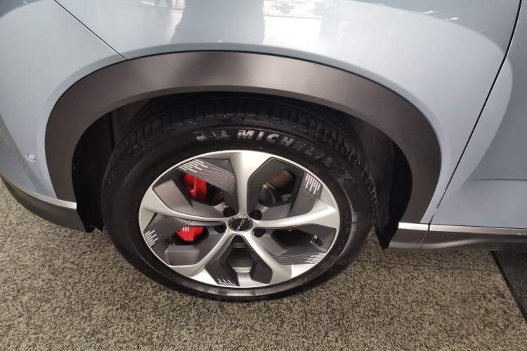 Used BYD Frigate 07 2023 DM-p 175 km Four-Wheel Drive Flagship Model Left Front Wheel Hub