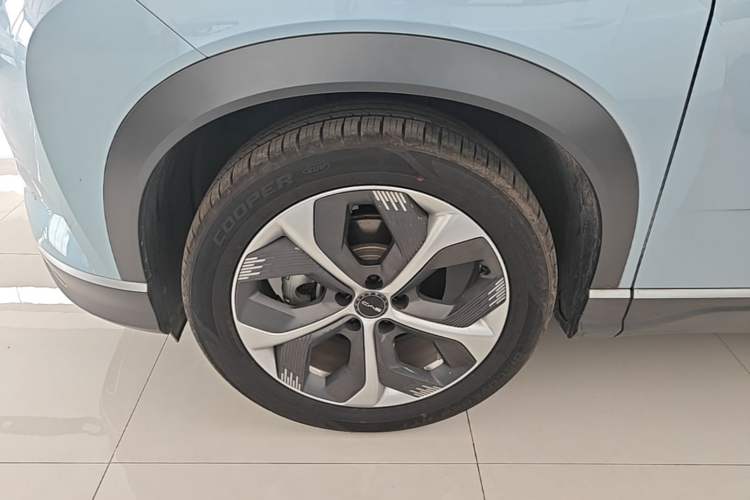 Used BYD Frigate 07 2023 DM-i 100KM Prestige Model Left Front Wheel Hub