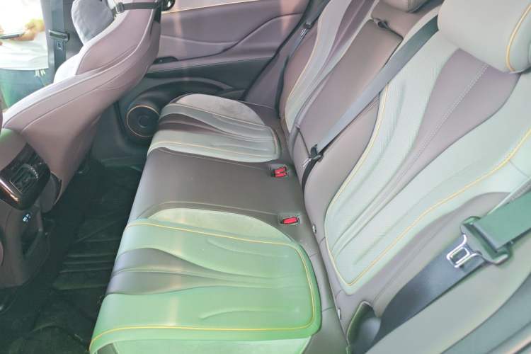 Used BYD Frigate 07 2023 DM-i 100KM Flagship Model Left Rear Seat