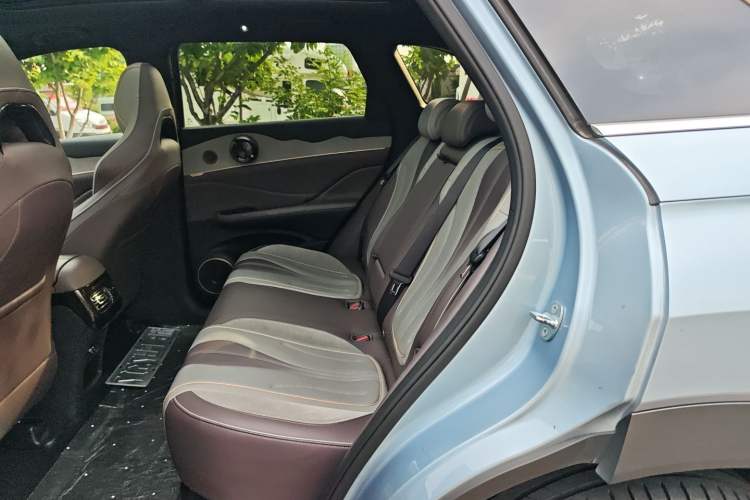 Used BYD Frigate 07 2023 DM-i 205KM Flagship Model Left Rear Seat