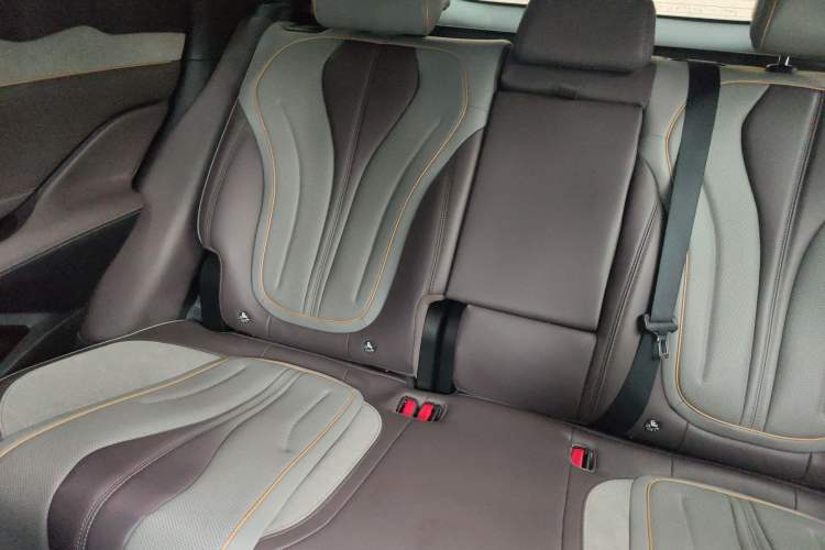 Used BYD Frigate 07 2023 DM-p 175 km Four-Wheel Drive Flagship Model Left Rear Seat