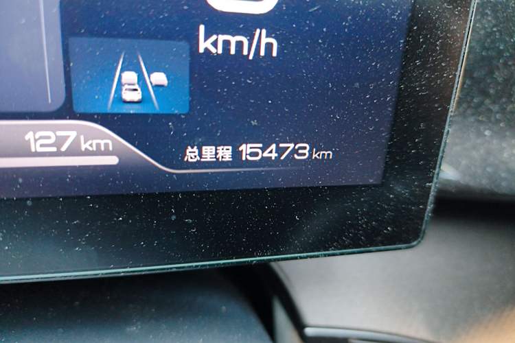 Used BYD Frigate 07 2023 DM-i 100KM Prestige Model Odometer Close Up