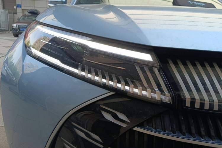 Used BYD Frigate 07 2023 DM-i 100KM Flagship Model Right Front Headlight