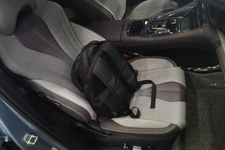 Used BYD Frigate 07 2023 DM-p 175 km Four-Wheel Drive Flagship Model Right Front Seat