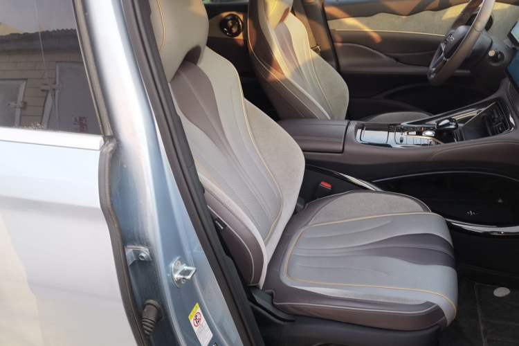 Used BYD Frigate 07 2023 DM-i 100KM Flagship Model Right Front Seat
