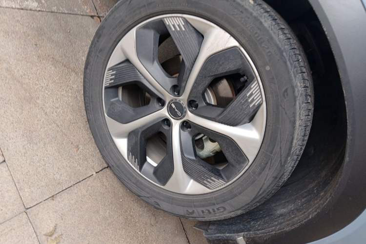 Used BYD Frigate 07 2023 DM-i 100KM Flagship Model Right Front Wheel Hub