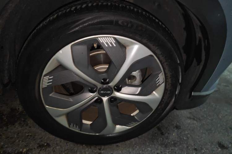 Used BYD Frigate 07 2023 DM-i 100KM Prestige Model Right Front Wheel Hub